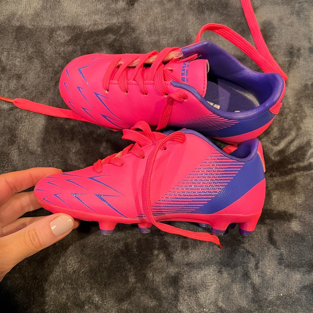 Girls size 9c soccer shoes, only worn a handful of times
